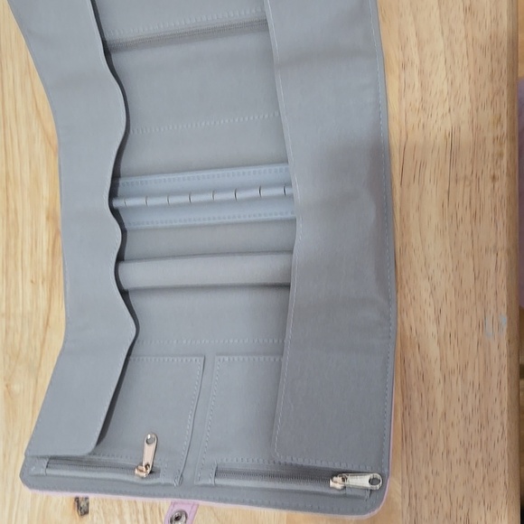 Pandora Jewelry Travel Case - Picture 5 of 8